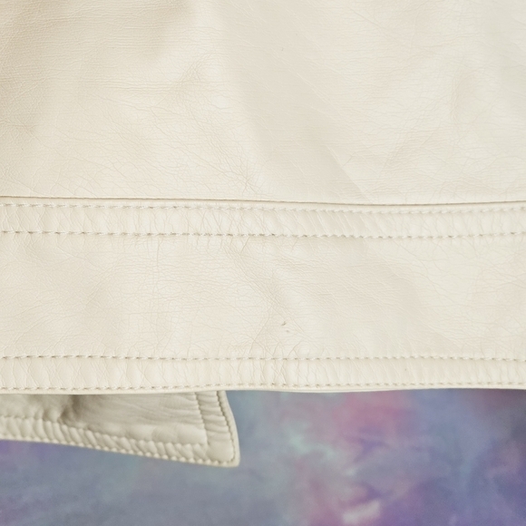 Forever 21 Black & Cream Duo-Tone Moto Faux Leather Jacket Size L - Picture 13 of 16